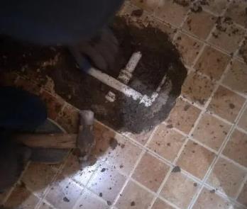 信阳卫生间漏水维修公司为您分享下卫生间渗水如何处理及注意事项